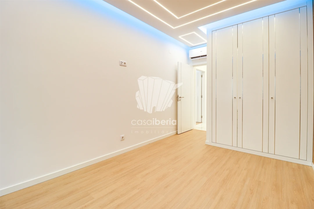 Apartamento T2 para Venda em Quarteira Foto 16