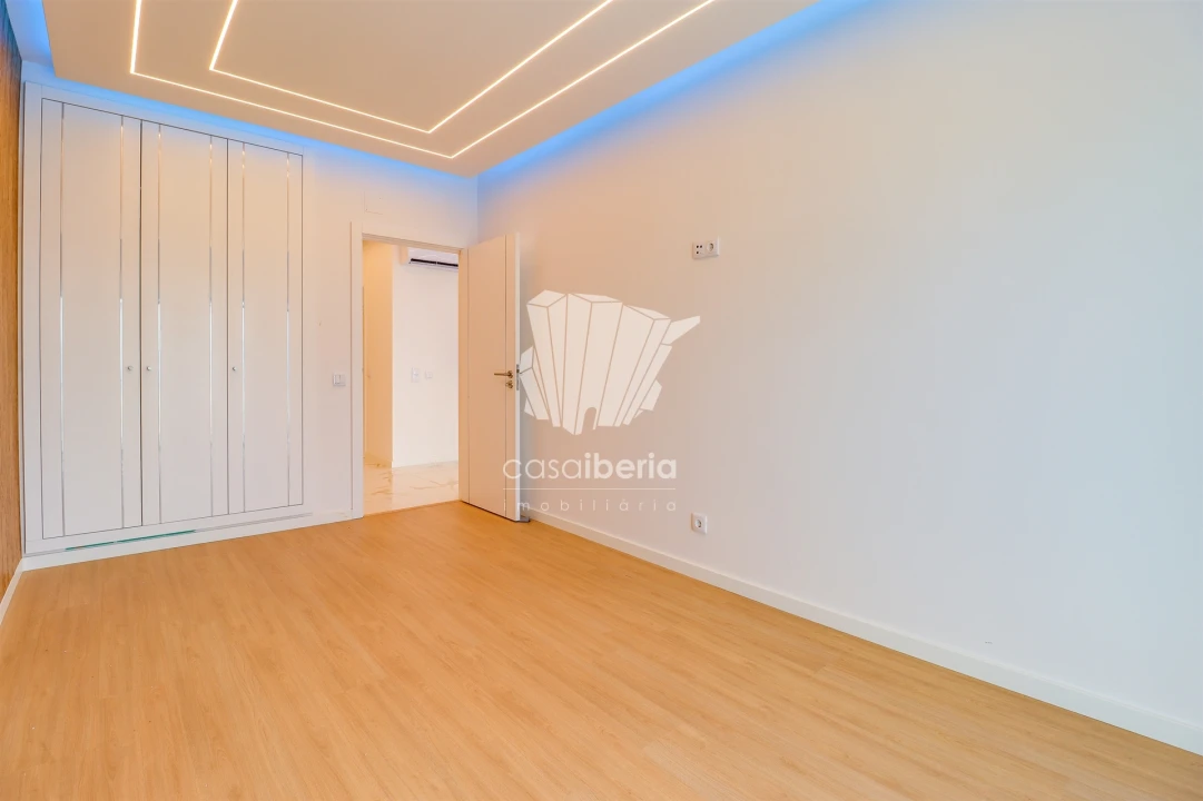 Apartamento T2 para Venda em Quarteira Foto 17