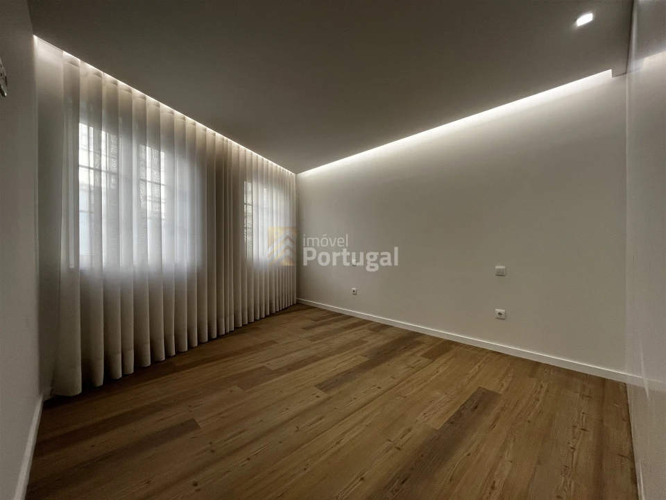 Apartamento T2 para Arrendamento em Braga (Maximinos, Sé e Cividade) Foto 9
