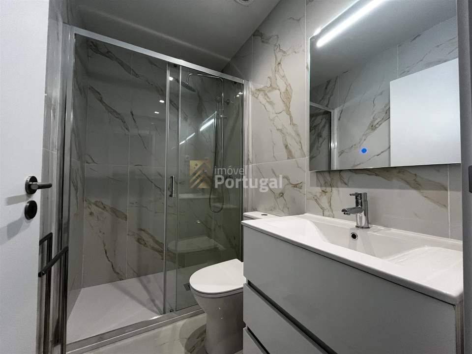 Apartamento T2 para Arrendamento em Braga (Maximinos, Sé e Cividade) Foto 8