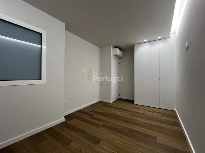 Apartamento T2 para Arrendamento em Braga (Maximinos, Sé e Cividade) Foto 14