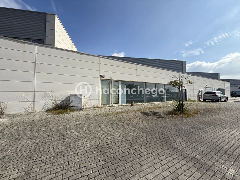 Armazém para Arrendamento em Perelhal Foto 2