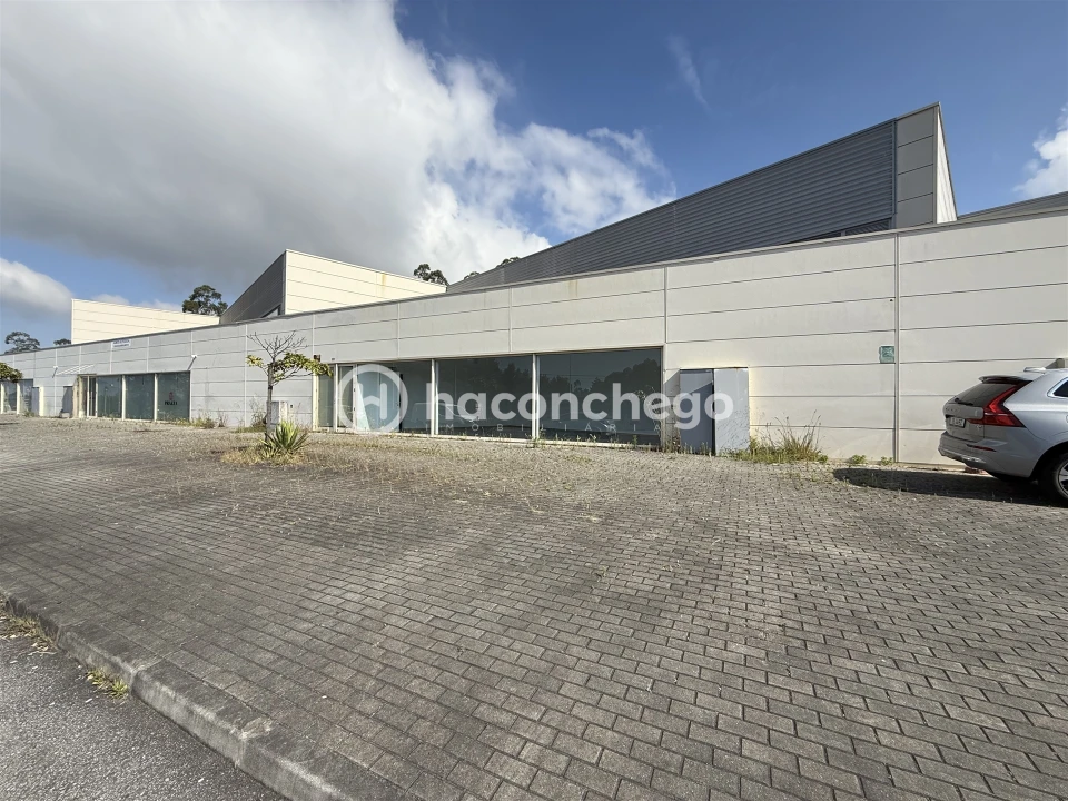 Armazém para Arrendamento em Perelhal Foto 1