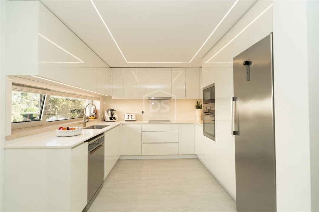 Moradia T4 para Venda em Marrazes e Barosa Foto 2