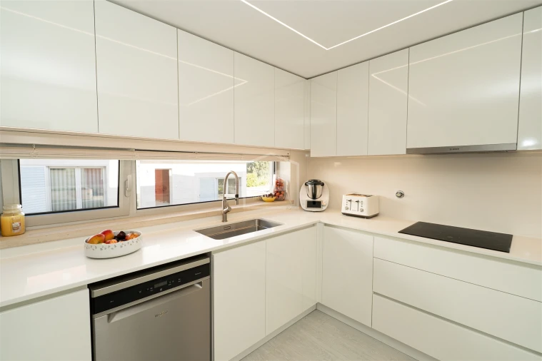 Moradia T4 para Venda em Marrazes e Barosa Foto 3