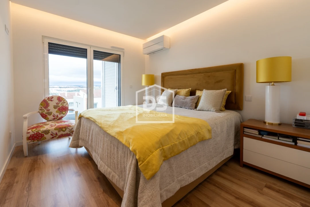 Apartamento T3 para Venda em Parceiros e Azoia Foto 13