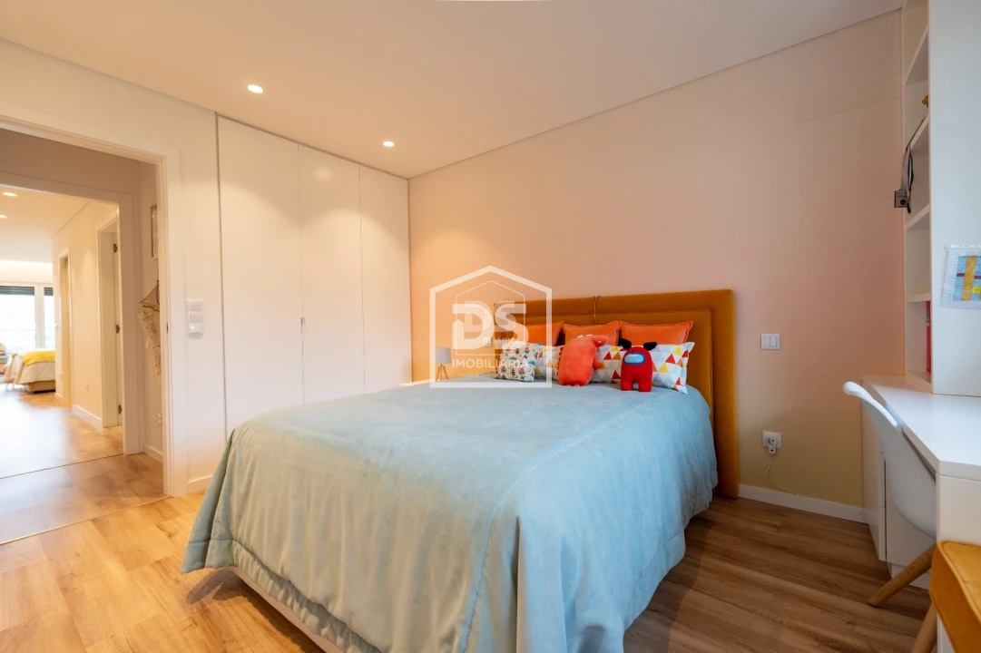 Apartamento T3 para Venda em Parceiros e Azoia Foto 24