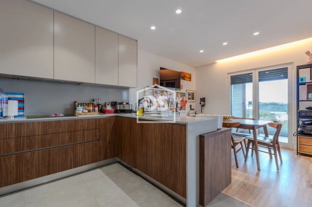 Apartamento T3 para Venda em Parceiros e Azoia Foto 9