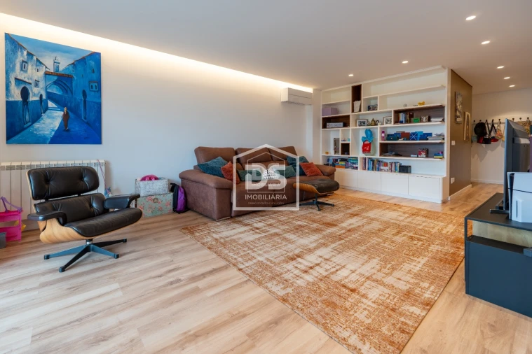 Apartamento T3 para Venda em Parceiros e Azoia Foto 4