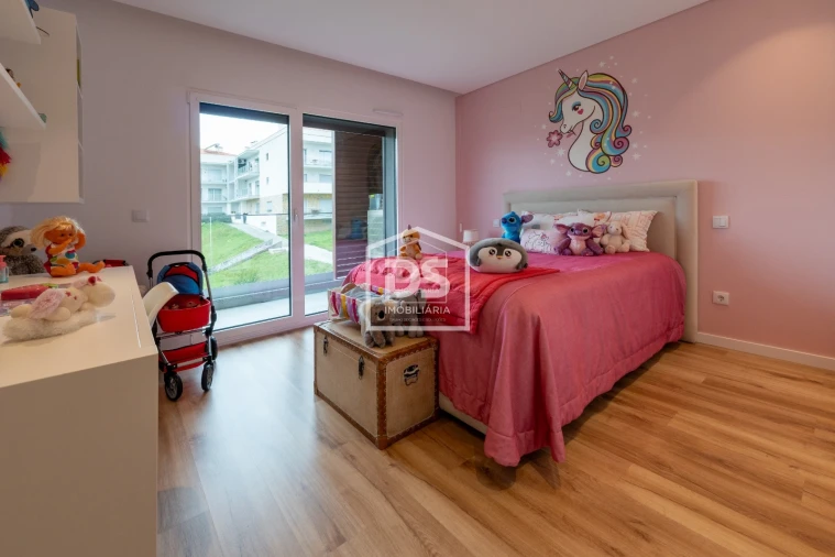 Apartamento T3 para Venda em Parceiros e Azoia Foto 20