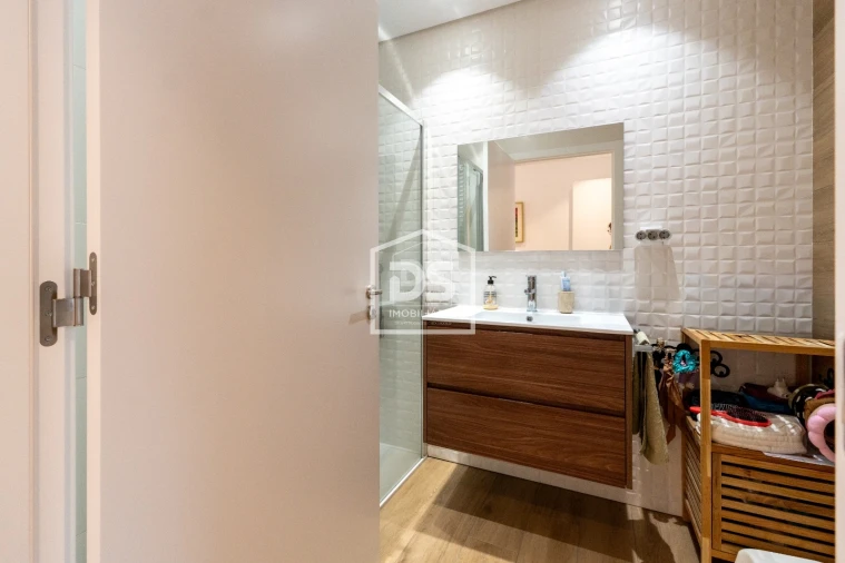 Apartamento T3 para Venda em Parceiros e Azoia Foto 17