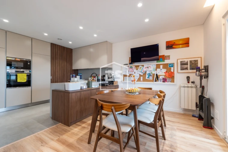 Apartamento T3 para Venda em Parceiros e Azoia Foto 10