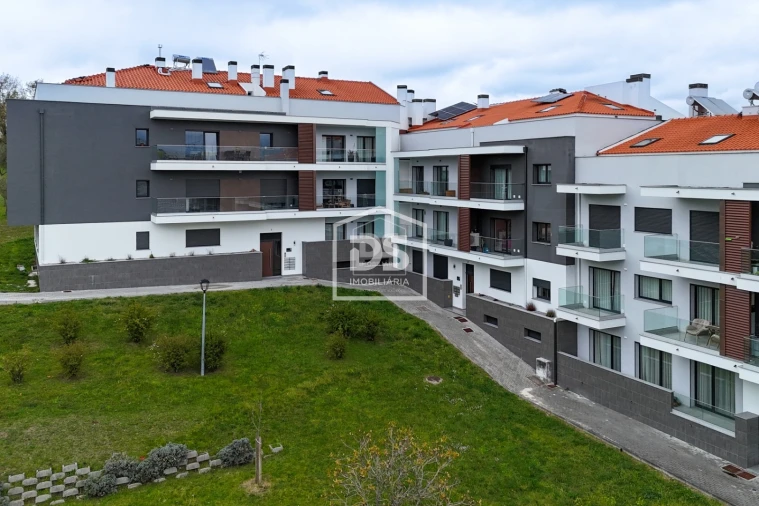 Apartamento T3 para Venda em Parceiros e Azoia Foto 32