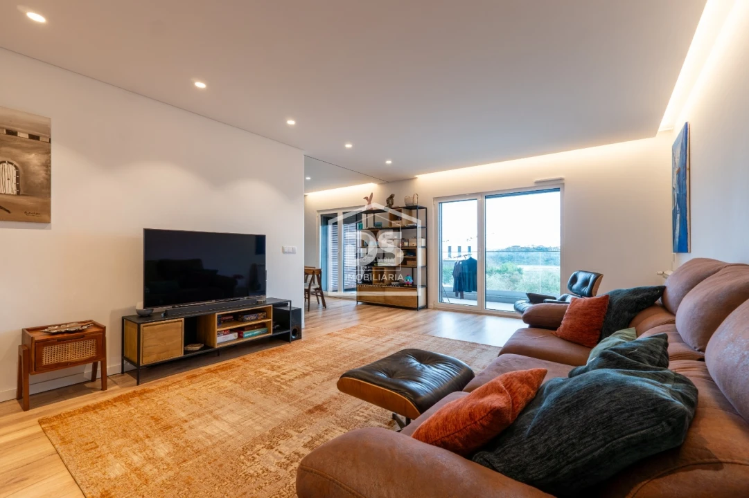 Apartamento T3 para Venda em Parceiros e Azoia Foto 1