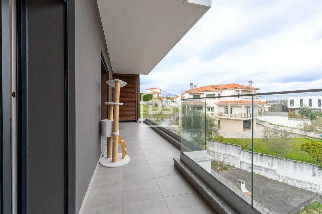 Apartamento T3 para Venda em Parceiros e Azoia Foto 11