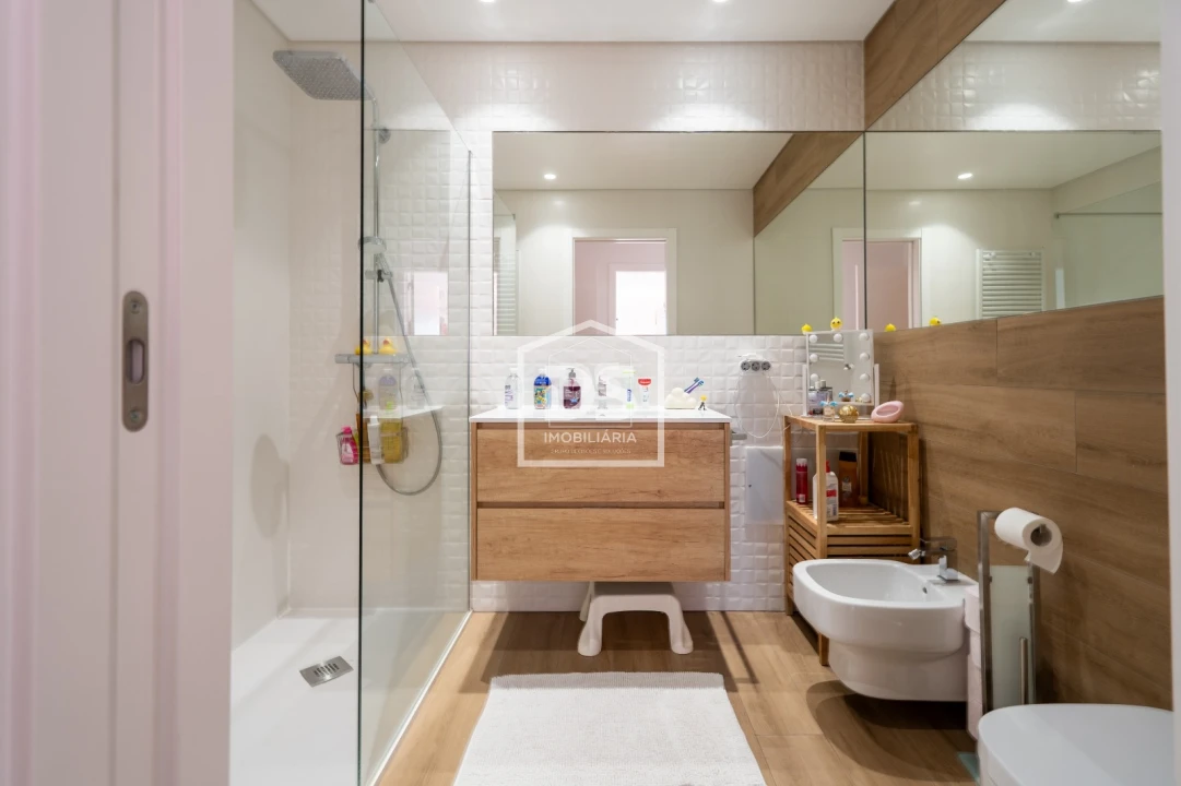 Apartamento T3 para Venda em Parceiros e Azoia Foto 25