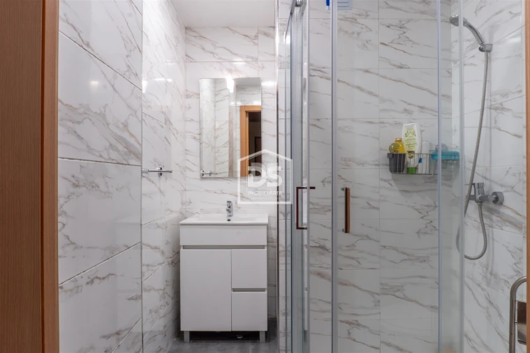 Apartamento T6 para Venda em Santo Antonio dos Olivais Foto 3