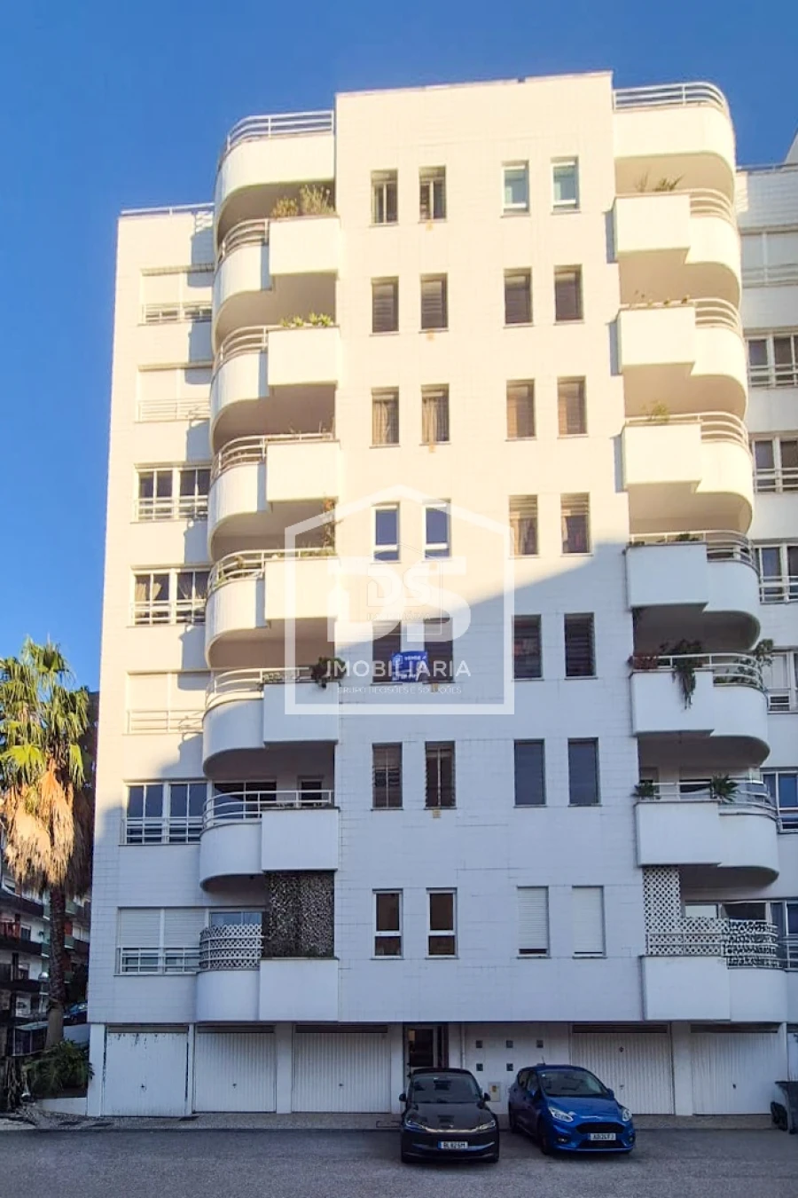 Apartamento T6 para Venda em Santo Antonio dos Olivais Foto 1