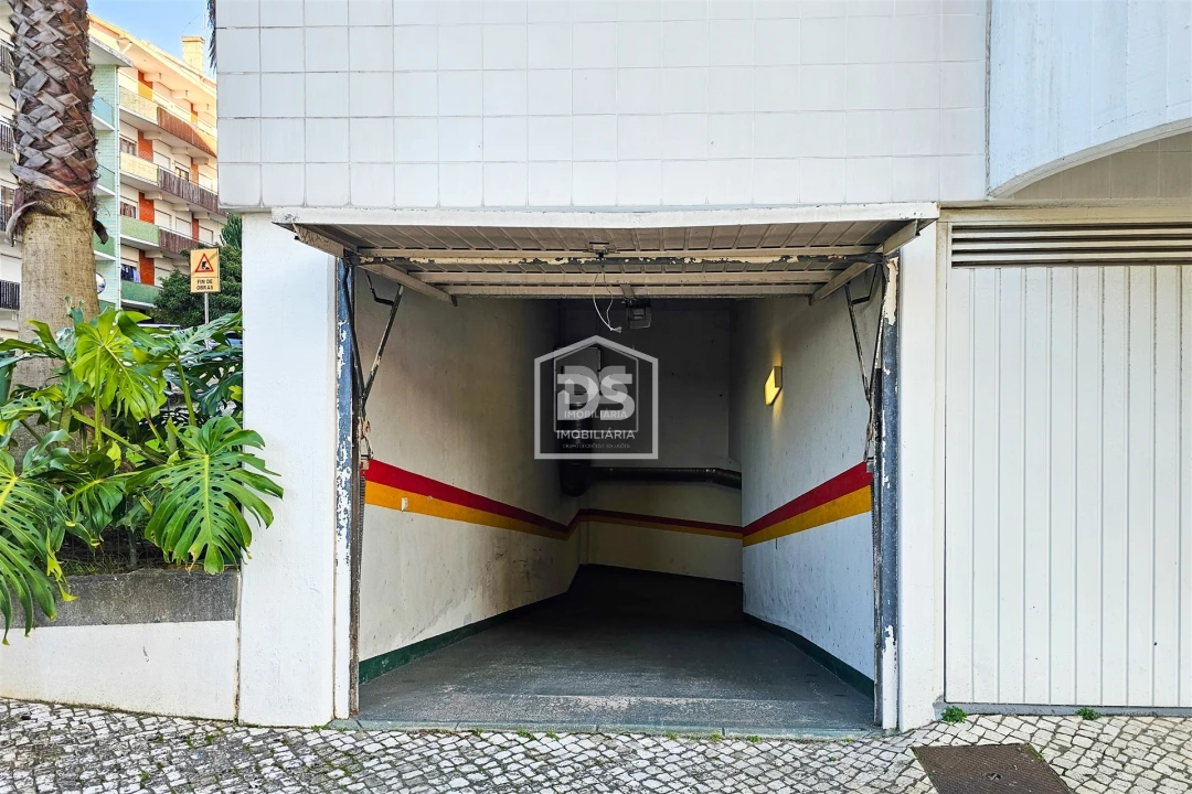 Apartamento T6 para Venda em Santo Antonio dos Olivais Foto 12