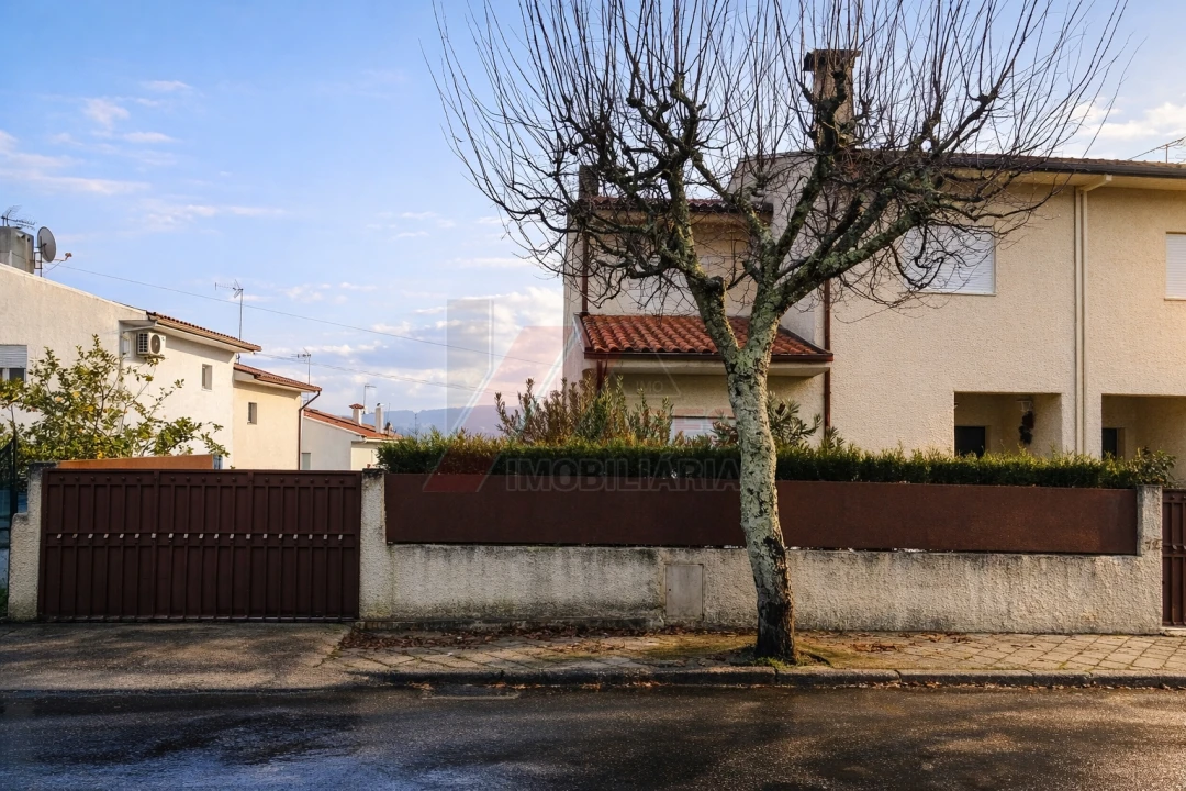 Moradia T3 para Venda em Fafe Foto 1