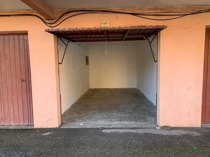 Garagem para Arrendamento em Algueirão-Mem Martins