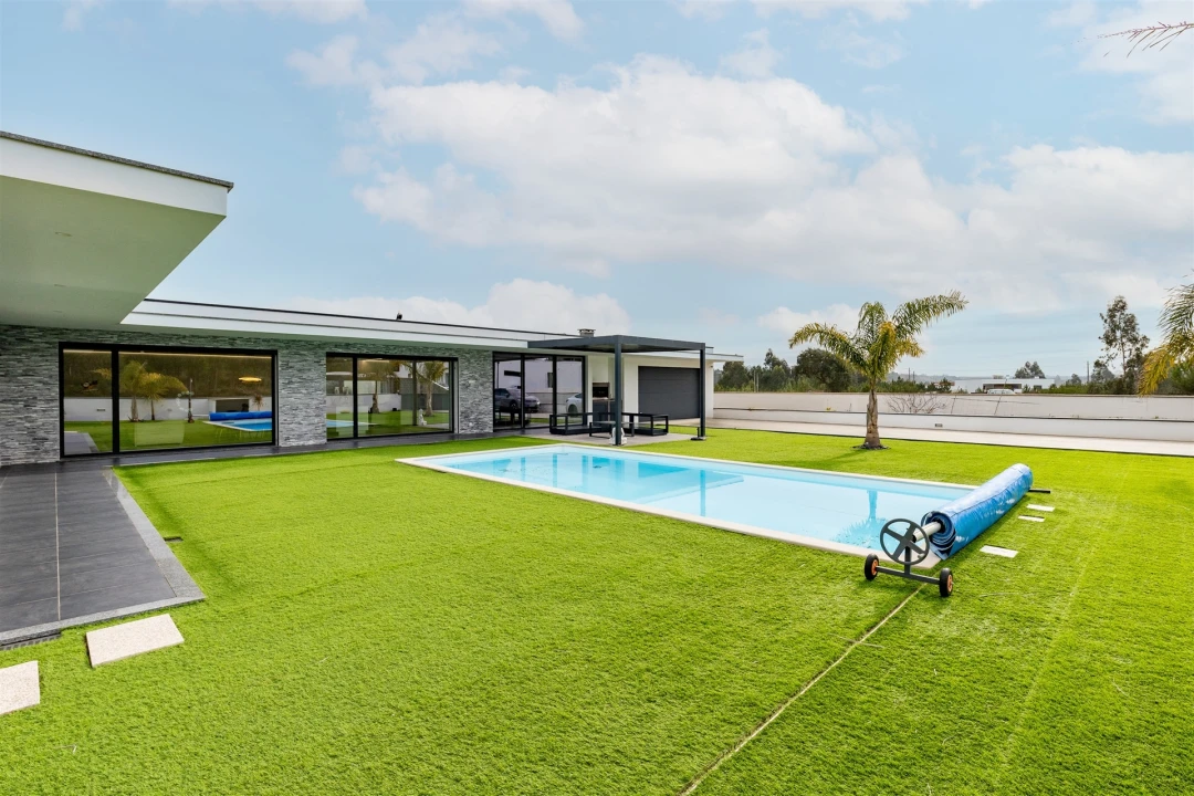 Moradia T4 para Venda em Monte Real e Carvide Foto 1