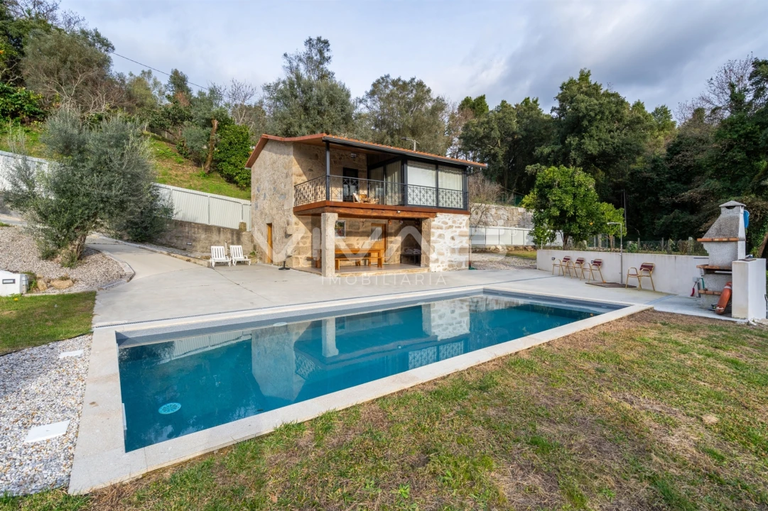 Moradia T2 para Venda em Carrazedo Foto 1