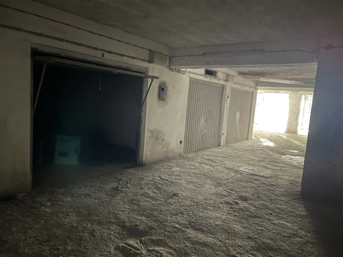 Garagem para Venda em Gouveia (São Pedro e São Julião) Foto 4