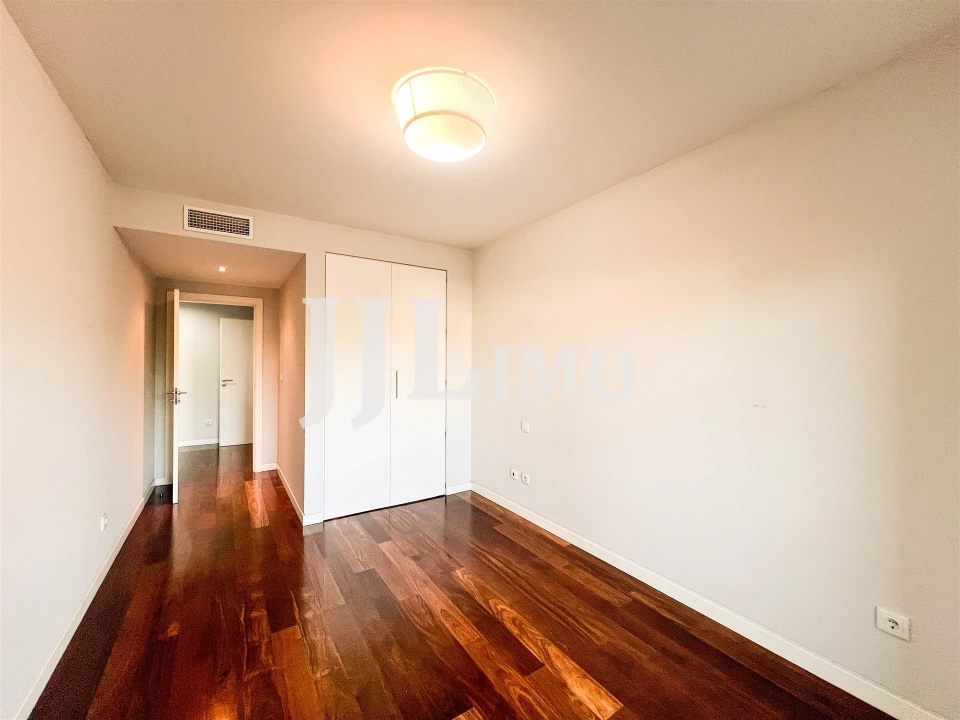 Apartamento T3 para Venda em Carcavelos e Parede Foto 12