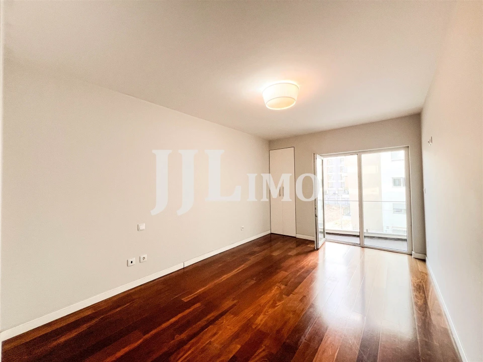 Apartamento T3 para Venda em Carcavelos e Parede Foto 33