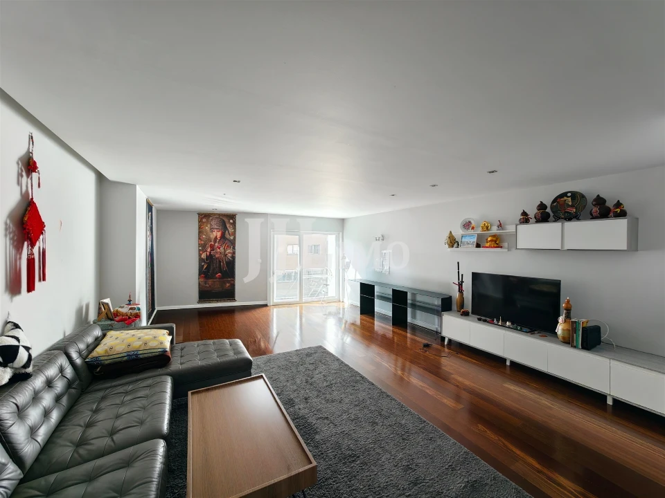 Apartamento T3 para Venda em Carcavelos e Parede Foto 9