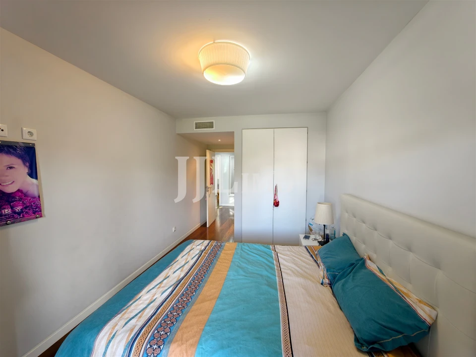 Apartamento T3 para Venda em Carcavelos e Parede Foto 16