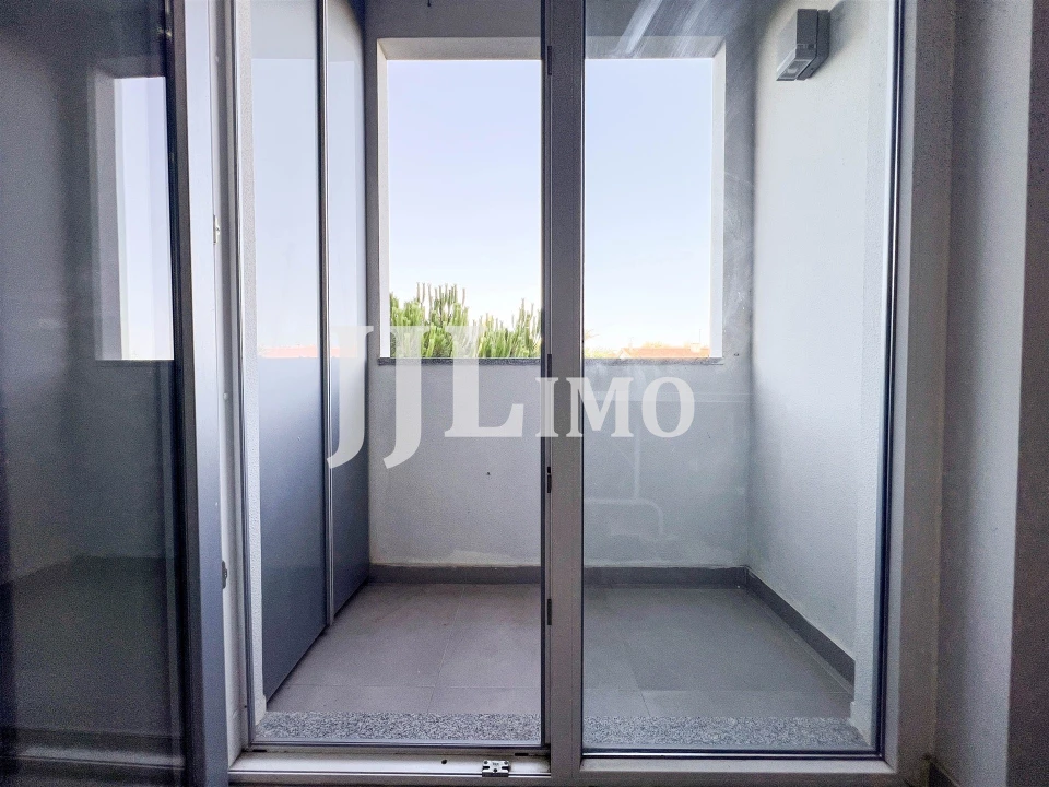 Apartamento T3 para Venda em Carcavelos e Parede Foto 23