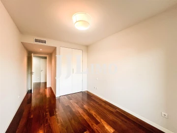 Apartamento T3 para Venda em Carcavelos e Parede