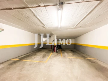 Apartamento T3 para Venda em Carcavelos e Parede