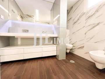 Apartamento T3 para Venda em Carcavelos e Parede