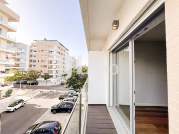 Apartamento T3 para Venda em Carcavelos e Parede