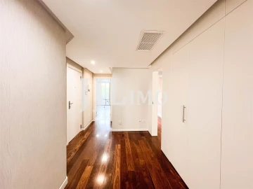 Apartamento T3 para Venda em Carcavelos e Parede