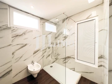 Apartamento T3 para Venda em Carcavelos e Parede