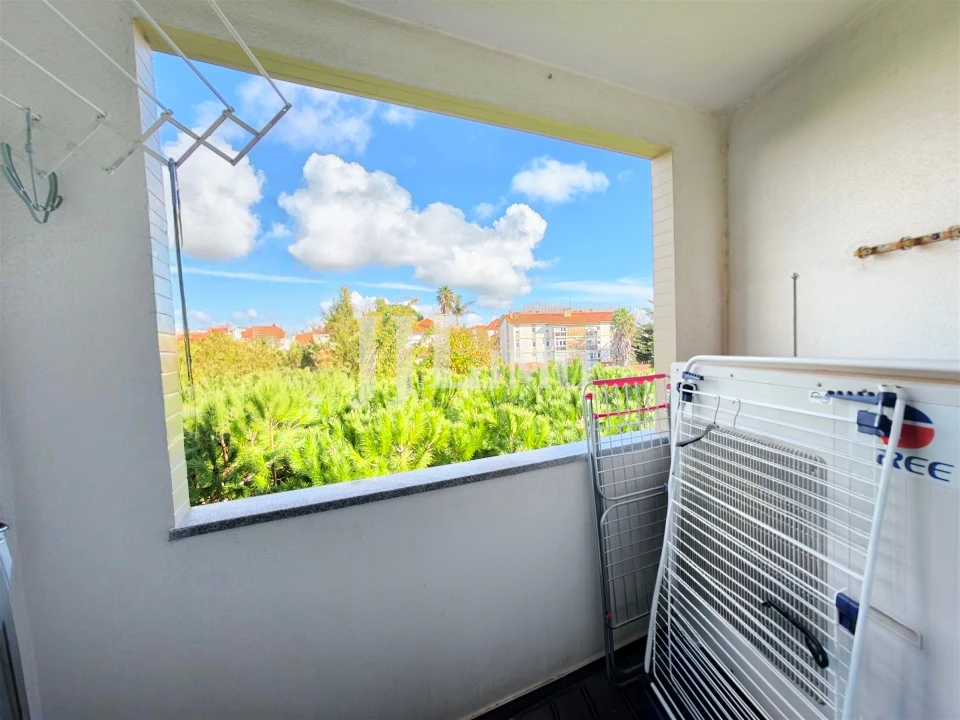 Apartamento T3 para Venda em Carcavelos e Parede Foto 26