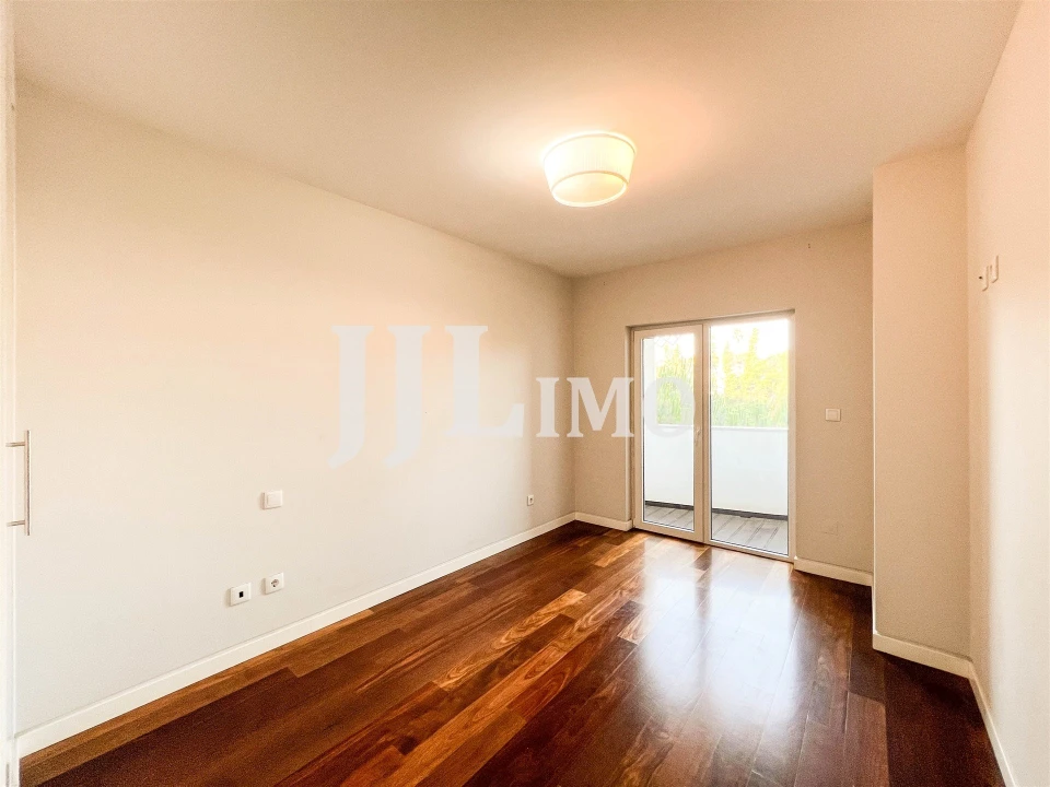 Apartamento T3 para Venda em Carcavelos e Parede Foto 11