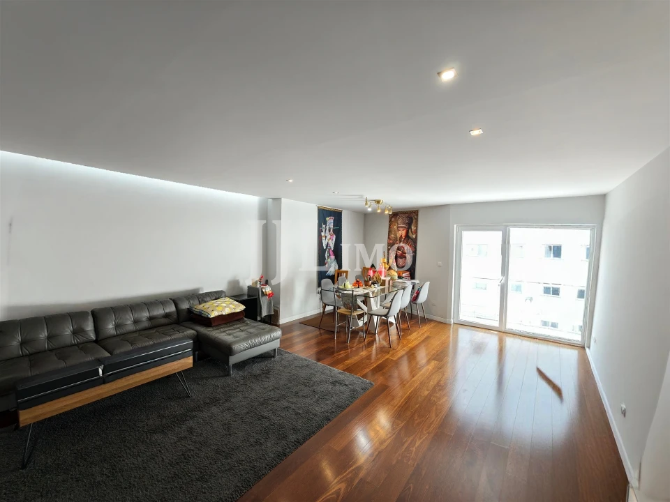 Apartamento T3 para Venda em Carcavelos e Parede Foto 40