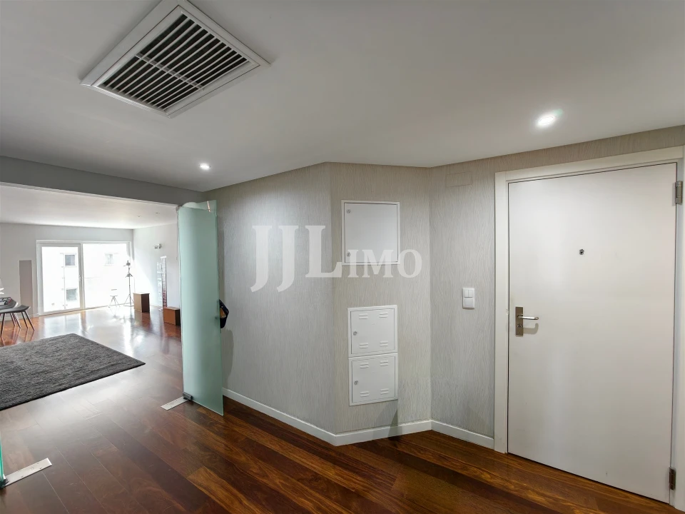 Apartamento T3 para Venda em Carcavelos e Parede Foto 6