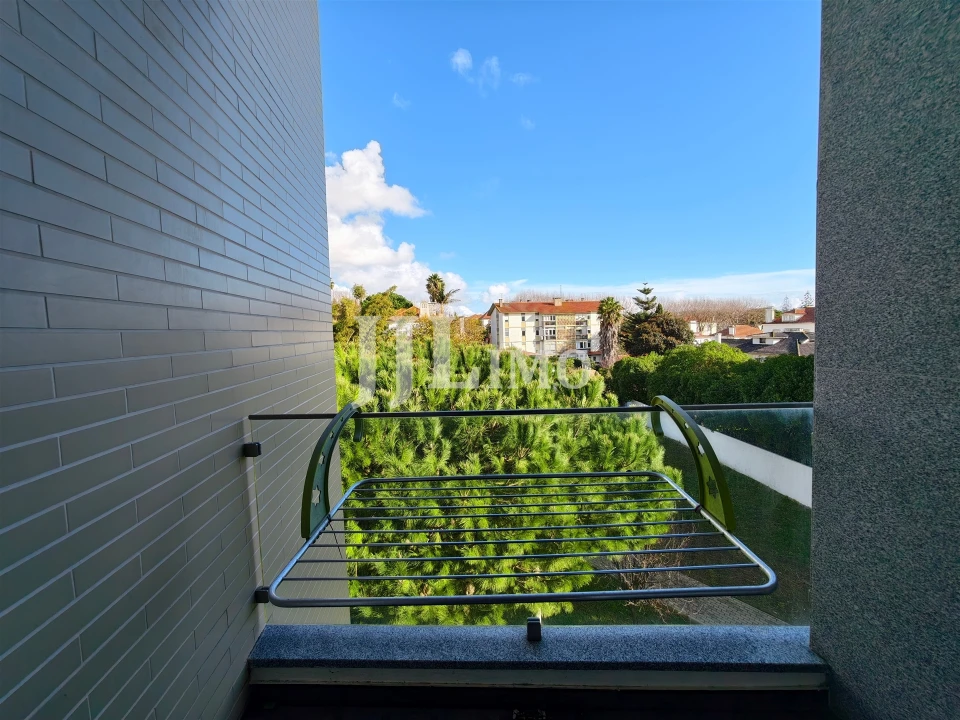 Apartamento T3 para Venda em Carcavelos e Parede Foto 19