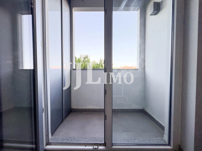 Apartamento T3 para Venda em Carcavelos e Parede Foto 23
