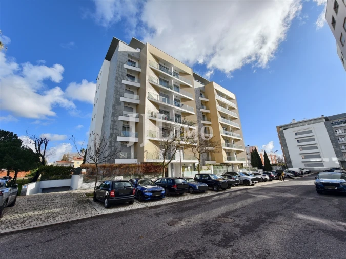 Apartamento T3 para Venda em Carcavelos e Parede Foto 3