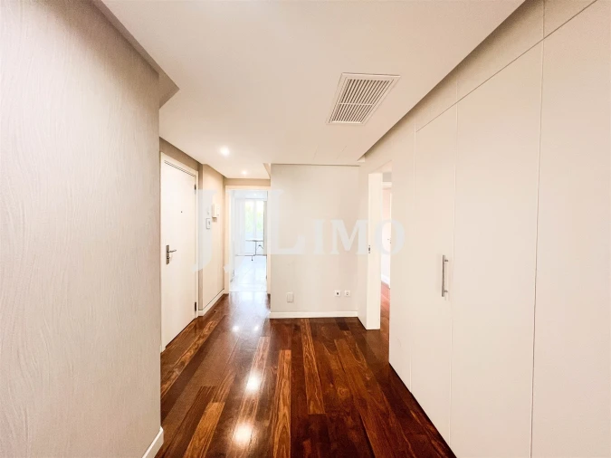 Apartamento T3 para Venda em Carcavelos e Parede Foto 25