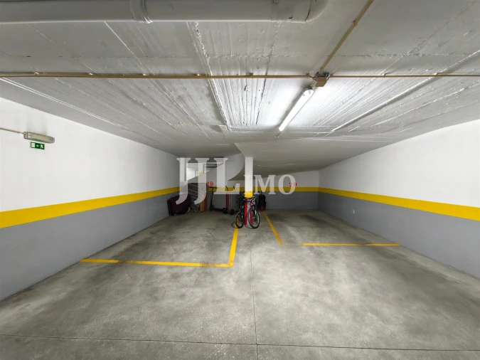 Apartamento T3 para Venda em Carcavelos e Parede Foto 37