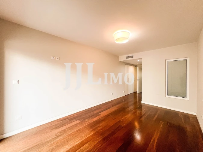 Apartamento T3 para Venda em Carcavelos e Parede Foto 34