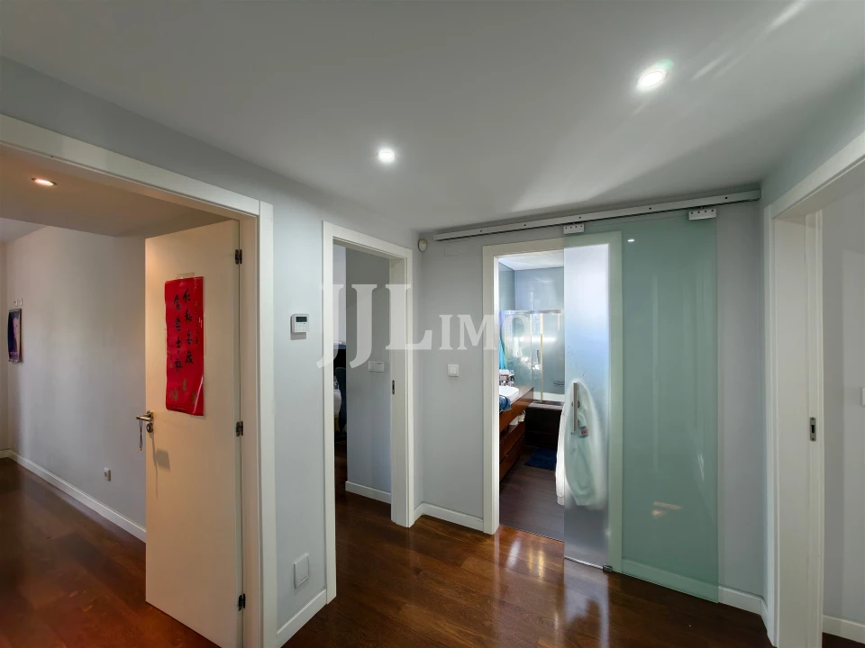 Apartamento T3 para Venda em Carcavelos e Parede Foto 13